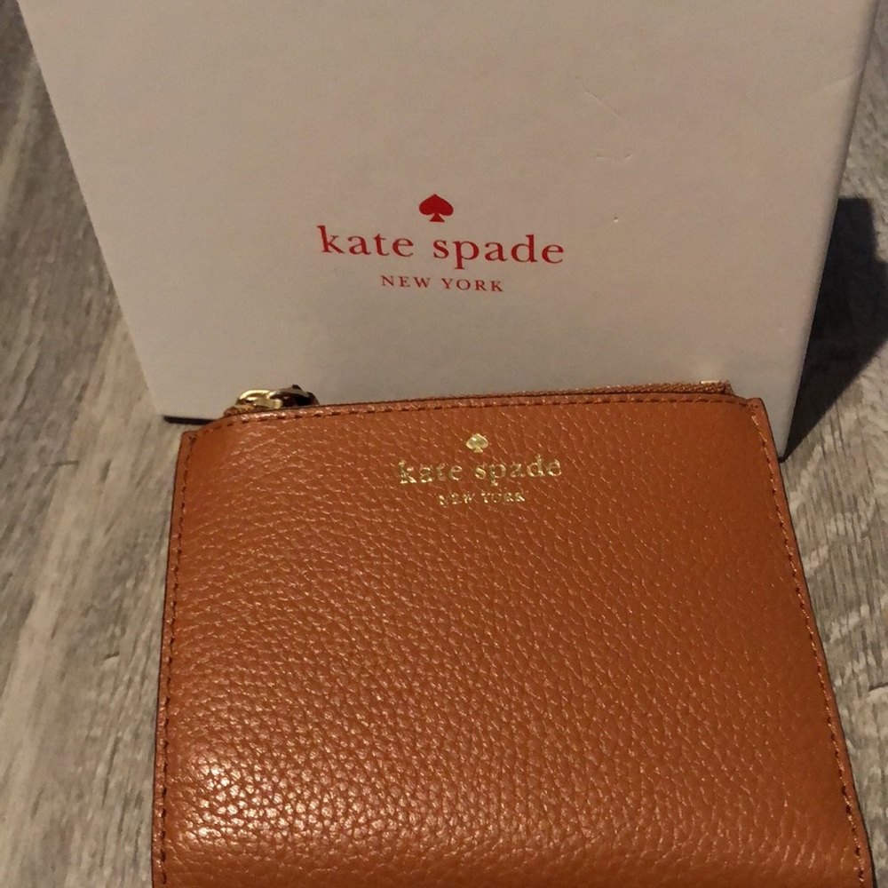 Kate spade wallet (NEW)